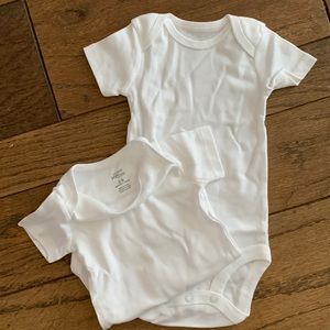 Simple Joys by Carters, short sleeve onesie 3-6m. New without tags, never worn